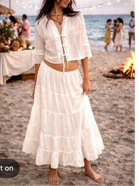 Free people White boho bohemian Tie-Front Blouse with embroidery details